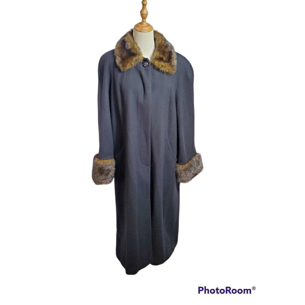 Elegant Black Coat with Faux Fur Trim